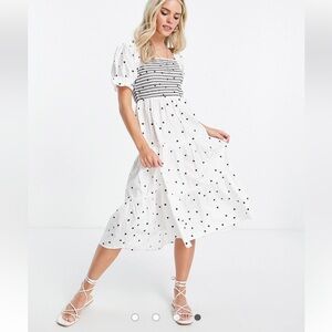 NWT Influence ruched-front tiered midi dress in white polka dot